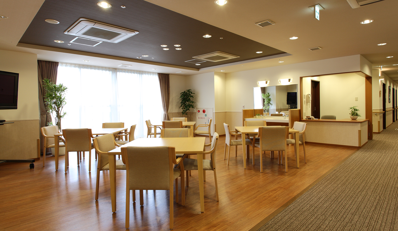 ゆったりとした共有スペース カフェコーナー